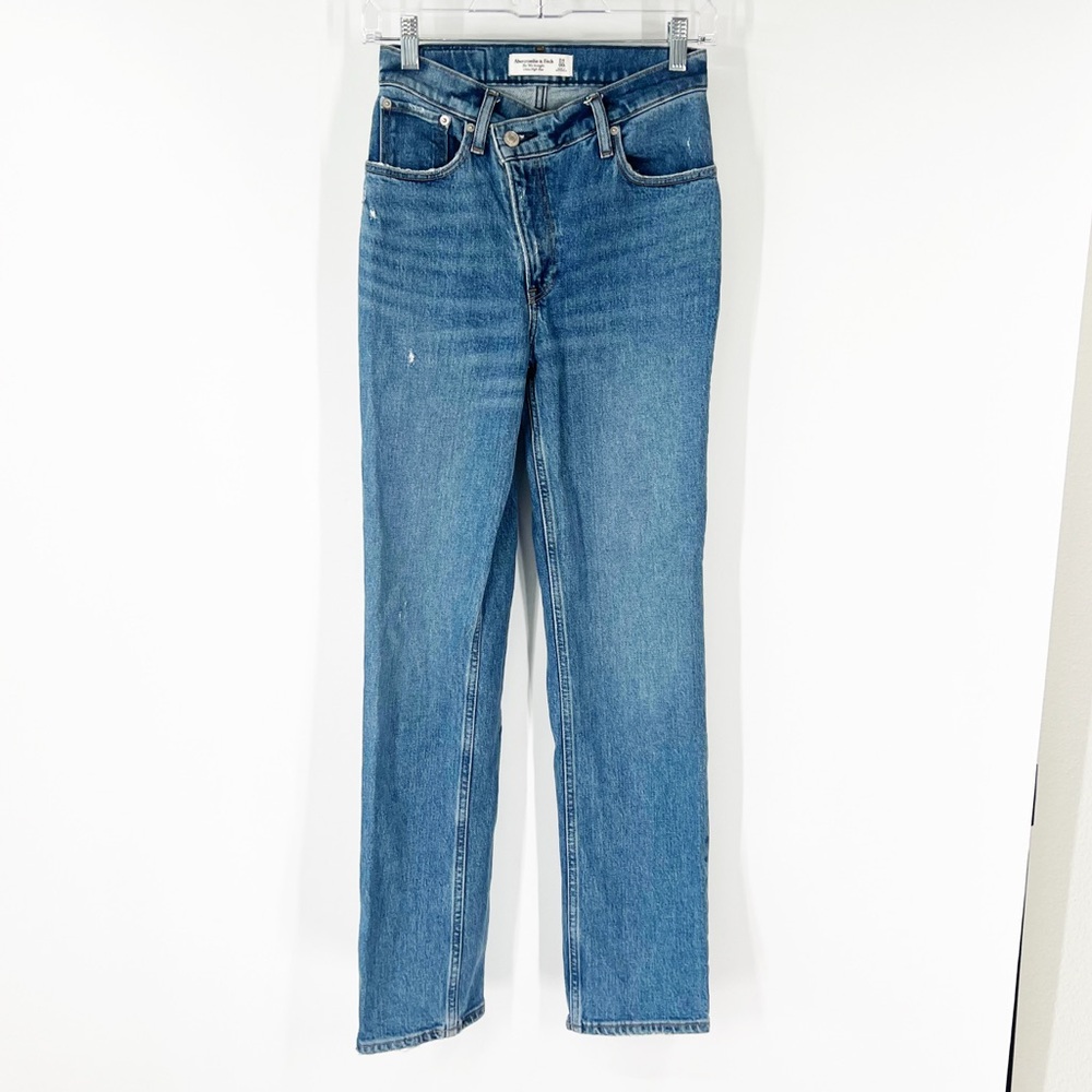 Abercrombie & Fitch The ‘90s Straight Jeans Ultra High Rise Criss Cross Waist